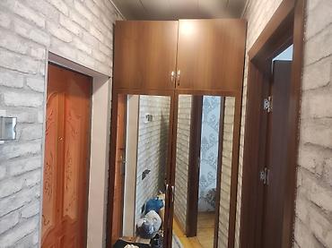 ecemide kiraye evler 2026: Kirayə üçün mənzildə komfortlu qonaq otağı - İşıqlı, zövqlü dizaynlı — 4