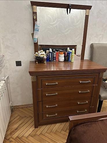 cut kravat: Klassik üslubda yataq otağı dəsti Tərkibi: - 4 qapılı geniş şkaf (2 — 3