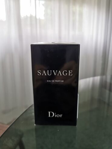 Perfume: Specifikacije: Marka: Dior Sauvage  Zapremina: 100ml Tip parfema