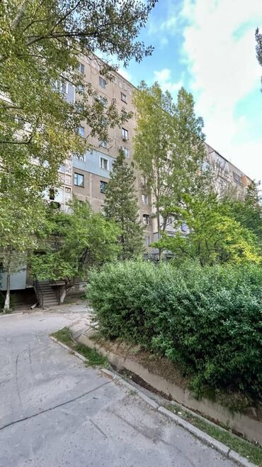 однокомнатная квартира в центре: 2 комнаты, 61 м², 106 серия, 2 этаж, Косметический ремонт