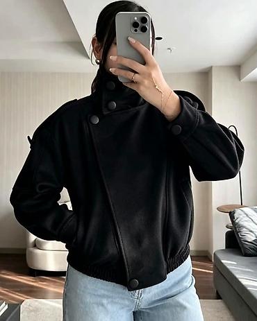 ellesse zimske jakne: Zara jakna 
Cena 3900
Uni vel.
Vel.33 — 5
