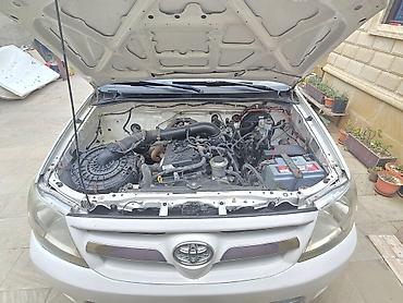 Avtomobil satışı: Toyota Hilux pikapı, etibarlı və güclü nəqliyyat vasitəsidir. Yük — 9