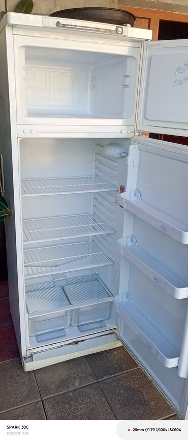 Блендеры: Indesit iki kameralı soyuducu - Üst bölmədə dondurucu, alt bölmədə