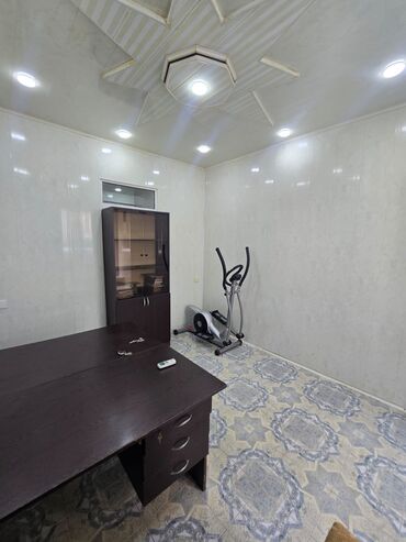 Ofislər: Qış parkının yaxınlığında Geniş ofis icarəyə verilir. Parking — 3