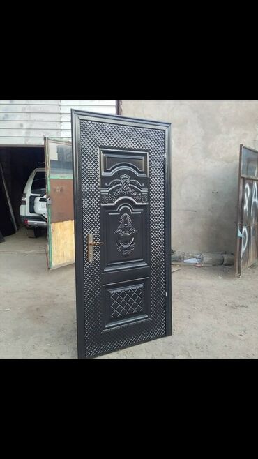 Giriş qapıları: Yeni Giriş qapısı Zəmanətli, Ödənişli quraşdırma, Ünvandan götürmə — 3