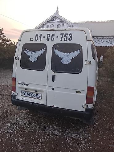 15 38 təkər: Ford Transit: 2.4 l | 1999 il 45000 km Sedan — 2