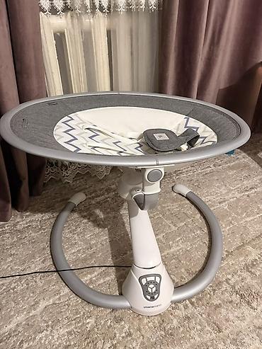 4 moms: Детское электронное шезлонг-качалка Universamama. - Электропривод с — 2
