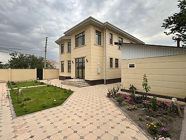 Продажа коттеджей и домов: Срочно! Продаётся просторный двухэтажный дом в Ак Орго с современным — 3