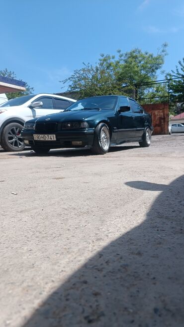 BMW: BMW 3 series: 1.8 l | 1996 il Sedan — 9