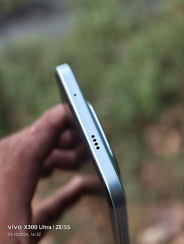 Poco: Vivo Б/у, 512 ГБ, цвет - Голубой, 2 SIM — 4