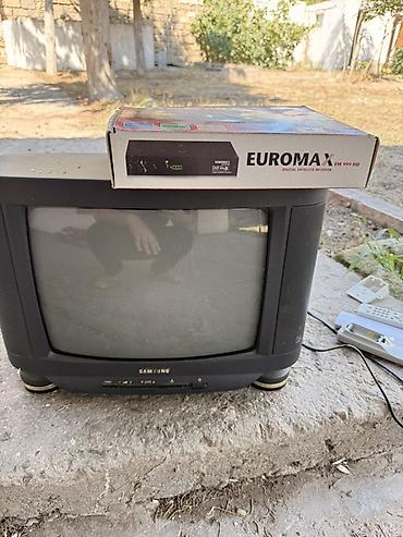 - Samsung kineskop TV (CRT) – ön paneldə səs, kanal və menyu