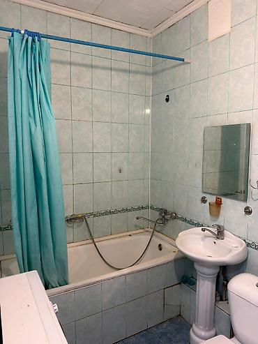 старые квартиры: 1 комната, 34 м², Киргизия 1 105 серия, 2 этаж, Старый ремонт — 7