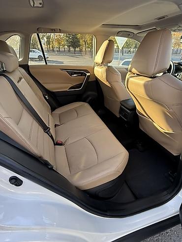 клим: Toyota RAV4: 2021 г., 2.5 л, Вариатор, Гибрид, Кроссовер — 7