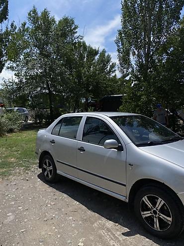 Skoda Fabia: 2002 г., 1.4 л, Механика, Бензин, Седан