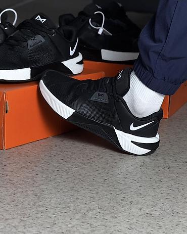 Мужские кроссовки, 42, Nike, Новый, цвет - Черный at lalafo.kg Мужские кроссовки, 42, Nike, Новый, цвет - Черный