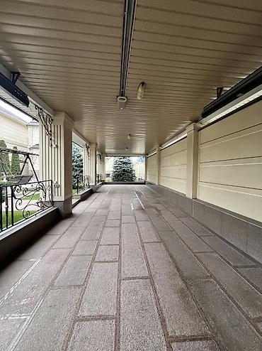 Продажа коттеджей и домов: 🏡 Продаётся 3-уровневый дом в престижном районе 📍 Ориентир: Карла — 3