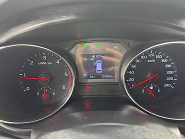 Kia Carnival: 2019 г., 2.2 л, Автомат, Дизель, Минивэн at lalafo.kg — 6 Kia Carnival: 2019 г., 2.2 л, Автомат, Дизель, Минивэн — 6