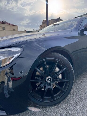 Disk təkərlər: Disk təkər Mercedes-Benz R 19, 5 Boltlu