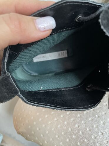 Детская одежда и обувь: Ботинки для девочек замшевые от H&M 30 р внутри кожаные состояние