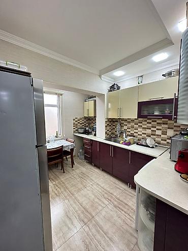 Mənzillər: Bakı, Əhmədli, 3 otaqlı, Köhnə tikili, m. Həzi Aslanov, 90 kv. m — 4