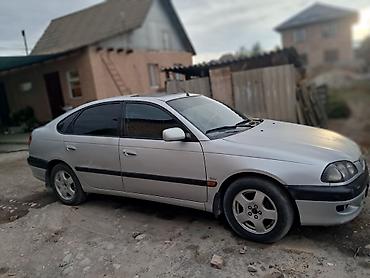 баа: Toyota Avensis: 1999 г., 2 л, Кол менен иштөөчү, Бензин, Лифтбек — 5