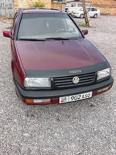 Volkswagen Vento: 1992 г., 1.8 л, Механика, Бензин, Седан