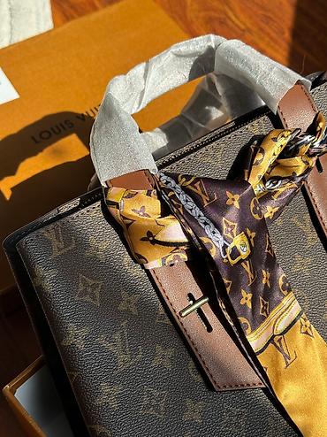 барсетка луи виттон: Классическая сумка, Louis Vuitton, Материал: Натуральная кожа, Застежка на молнии, Разделенные отделения, Регулируемый ремень, Женские, Новый — 3