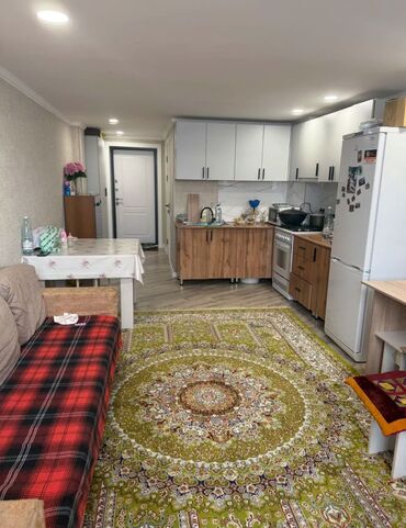 куплю 2х комн квартиру: 2 комнаты, 56 м², 2 этаж, Косметический ремонт