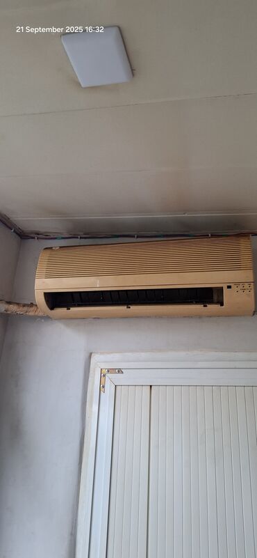 Uzunmüddətli kirayə mənzillər: Kiraye ucun 1otaqli studiya tipli menzil. 1 otaqli Ev butun lazimli — 8