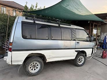 4wd: Mitsubishi Delica: 1989 г., 2.5 л, Автомат, Дизель, Минивэн — 1
