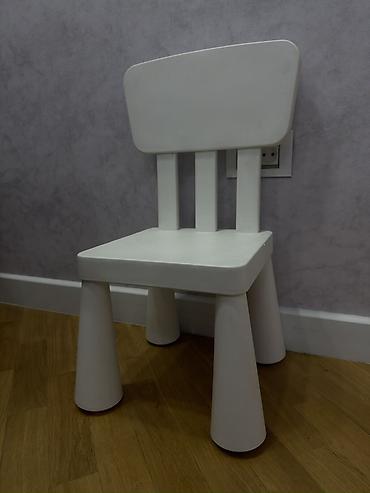 Uşaq stulu – ağ rəngdə, mini ölçülü ikea - Dizayn: Yumru kənarlı