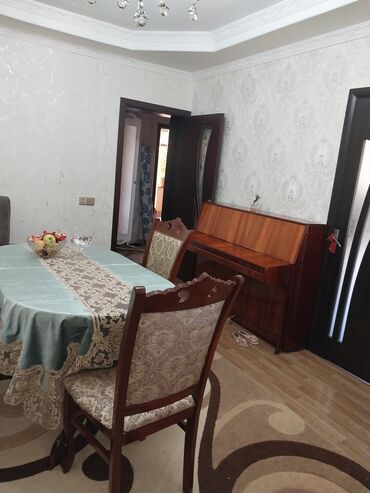 Qonaq otağı dəstləri: Masa və oturacaqlar — 4