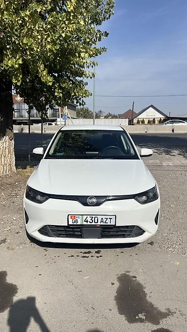 китайская легковая машина: JMEV : 2022 г., Автомат, Электромобиль, Седан — 2