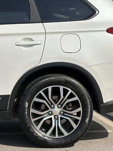 митсубиси аутлендр: Mitsubishi Outlander: 2016 г., 2.4 л, Вариатор, Бензин, Кроссовер — 8