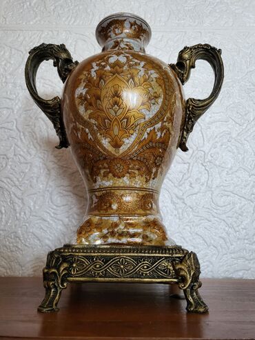 Ostali kućni dekor: Vaza nova iz 50ih god. porcelan,neka vrsta legure. rucni rad — 5