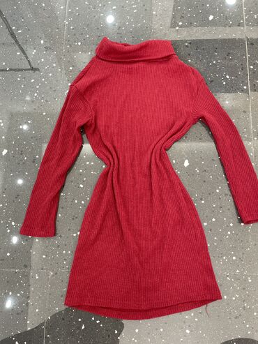 arilje haljine: M (EU 38), color - Burgundy, Oversize, Long sleeves