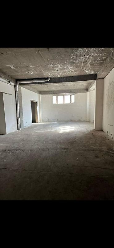 Аренда помещений свободного назначения: Ахунбаева Манаса Сдается помещение Площадь:1300м2 Этаж:1 Цена :17$ — 5