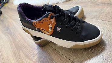 hamam xalatlari: Bershka “Bambi” temalı qadın/yeniyetmə krossovkası - Rəng: qara üst — 2