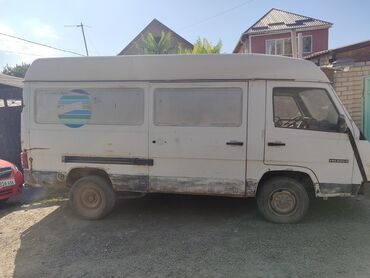 грузовые машины в лизинг: Mercedes-Benz : 1993 г., 2.4 л, Механика, Дизель, Van