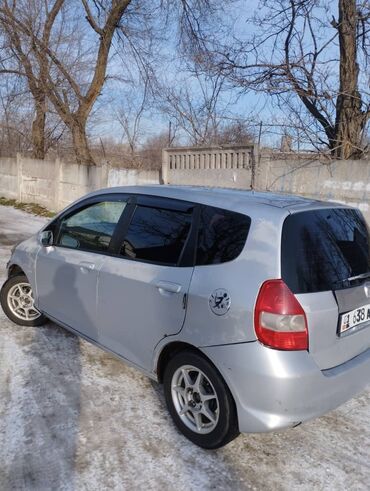 Легковой транспорт: Сдаю в аренду: Легковое авто, Под такси
