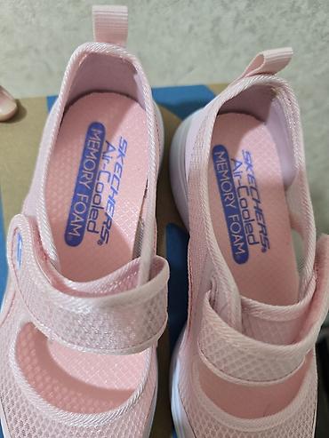 одежда для: Skechers детские сандалии/кросс-балетки. размер 30 но они большемерят — 2