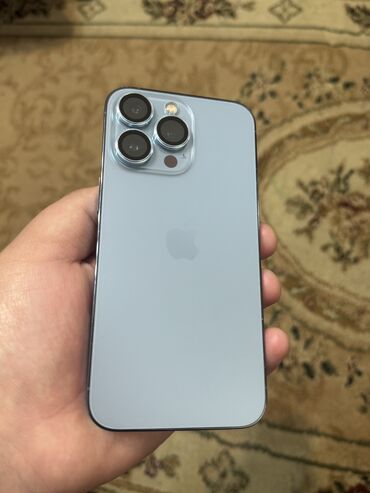 продам айфон 13 про: IPhone 13 Pro, Б/у, 128 ГБ, Голубой, Коробка, 75 %