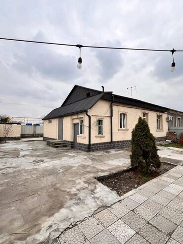 Продажа домов: Полдома, 82 м², 4 комнаты, Агентство недвижимости, Евроремонт