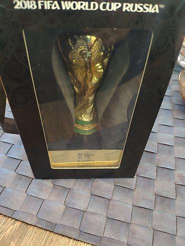 dəmir halqa: 2018 FIFA World Cup Russia xatirə kuboku (miniatura) dəmir.mermer. - — 3