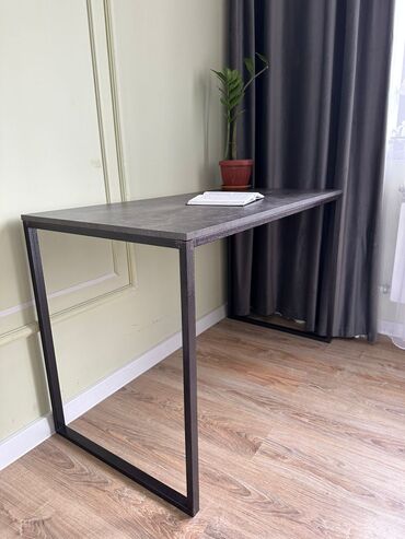 стол в стиле лофт: Офисный Стол, цвет - Серый, Новый