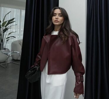 женские трикотажные халаты: Qadınlar üçün qısa dəri gödəkçə – bordo rəng - Material: yumşaq