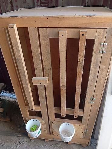 Кормушка/клетка для сельскохозяйственной птицы
