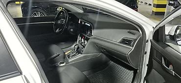 Hyundai: Hyundai Elantra: 1.6 l | 2019 il Sedan — 8