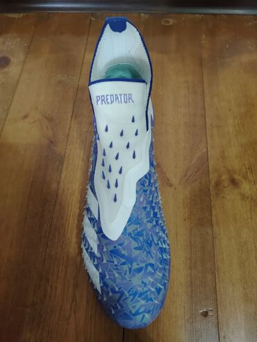 Krasofkalar və idman ayaqqabıları: Məhsul: Adidas Predator krampon - Model: Adidas Predator (bağcığsız — 8