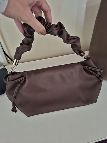 muski mona kais: Elegantna ženska torba – tamno braon - Materijal: glatka eko-koža - — 1